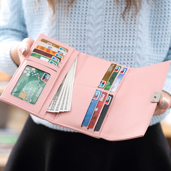 Нежен дамски портфейл с декорация метално листо