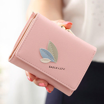 Красив дамски портфейл с декорация листенца в пет цвята