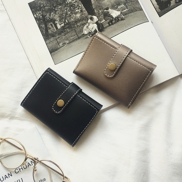 Стилен мини портфейл за дамите с копче