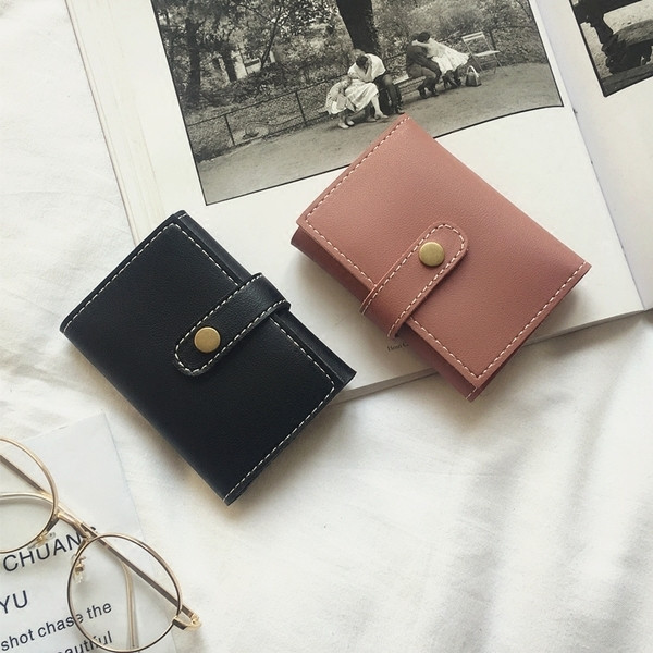 Стилен мини портфейл за дамите с копче