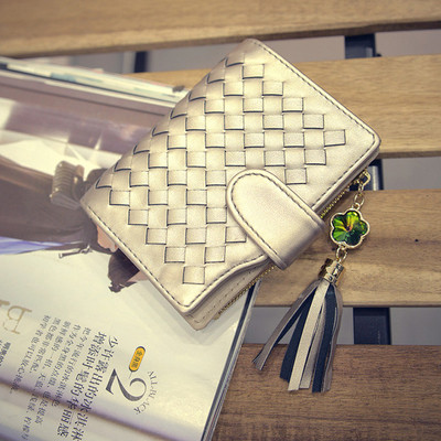 Стилен портфейл за дамите с пискюл в черен и сребърен цвят