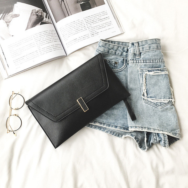 Стилен дамски клъч с дръжка в четири цвята