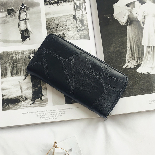 Семпъл дамски портфейл в сив, кафяв и черен цвят