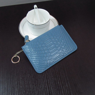 Мини дамски портфейл с ципове и метална дръжка