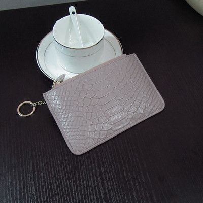 Мини дамски портфейл с ципове и метална дръжка