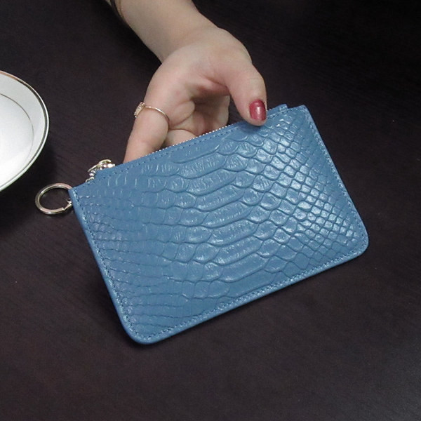 Мини дамски портфейл с ципове и метална дръжка