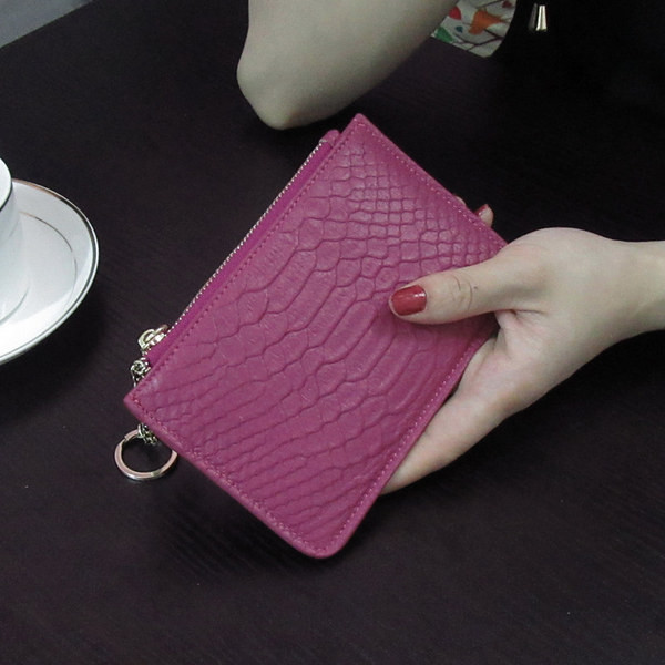 Мини дамски портфейл с ципове и метална дръжка