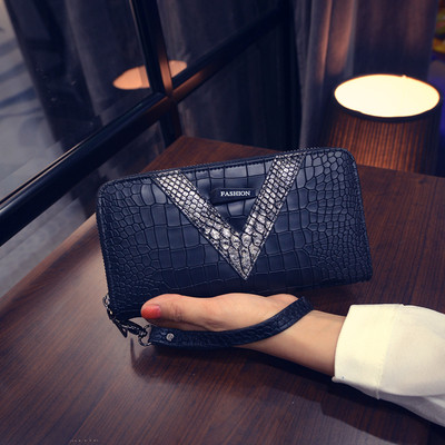 Стилен дамски портфейл в различни модели и цветове