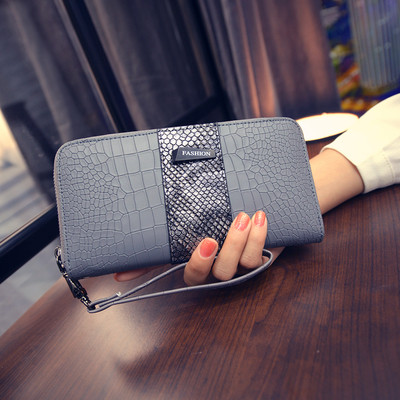 Стилен дамски портфейл в различни модели и цветове