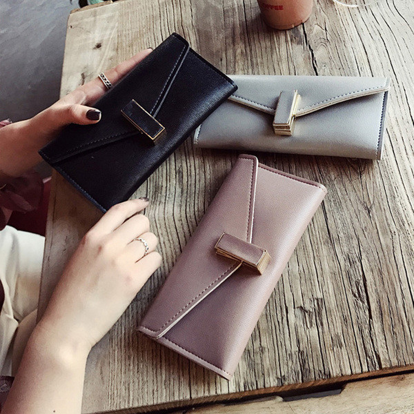 Красив дамски портфейл  в три цвята с метална декорация