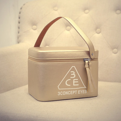 Козметична дамска чанта с изображение в много цветове