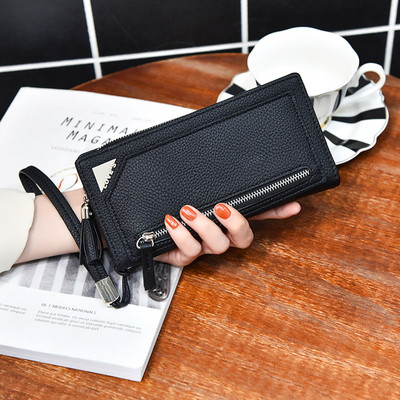 Красив дамски портфейл с дръжка и пискюл в пет цвята