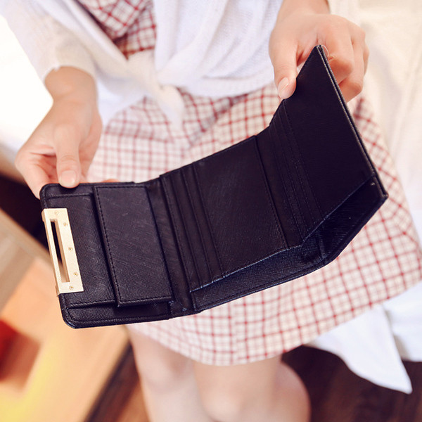 Стилен дамски портфейл в черно-бял цвят 