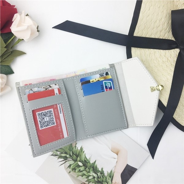 Мини портфейл за дамите с нежна декорация в няколко цвята