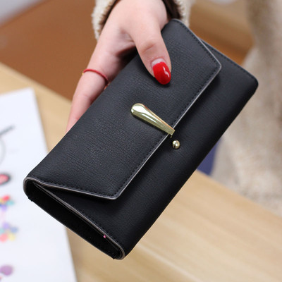 Нежен портфейл за дамите с метална декорация