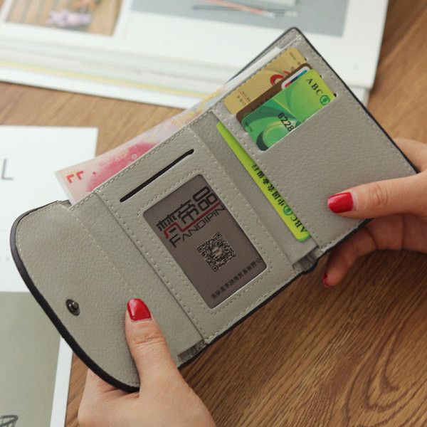 Стилен портфейл за дамите в пет цвята