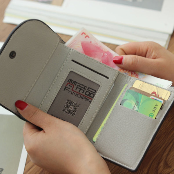 Стилен портфейл за дамите в пет цвята