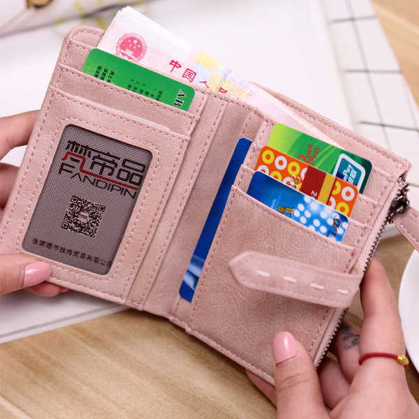 Мини портфейл за дамите с плетена декорация 