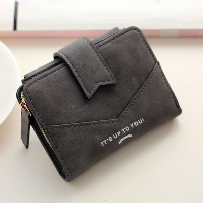 Красив дамски портфейл в малък размер с надпис