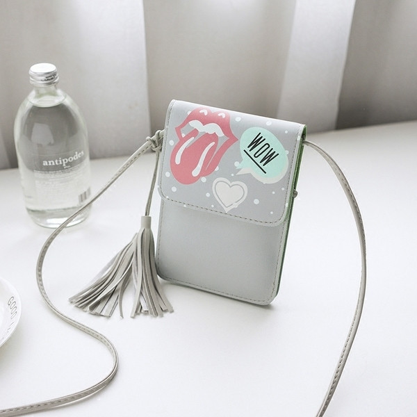 Модерна дамска чанта с пискюли и изображение