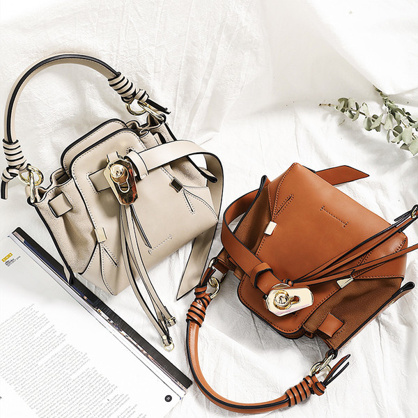 Ежедневна дамска чанта в бежов, кафяв и черен цвят