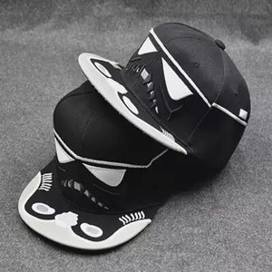 Бейзболна мъжка шапка в много различни модели