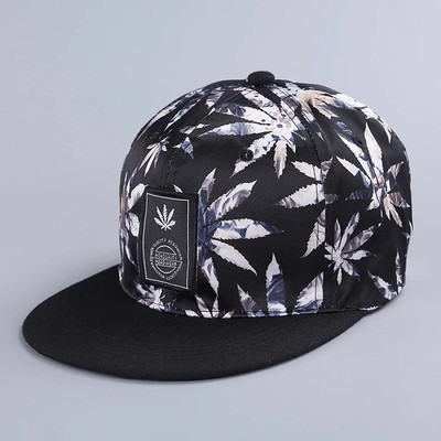 Бейзболна мъжка шапка в много различни модели