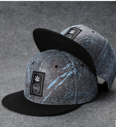 Бейзболна мъжка шапка в много различни модели