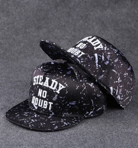 Бейзболна мъжка шапка в много различни модели