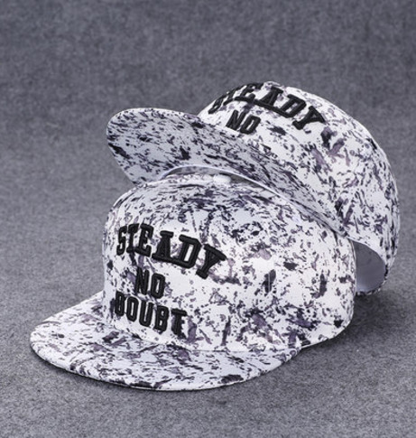 Бейзболна мъжка шапка в много различни модели