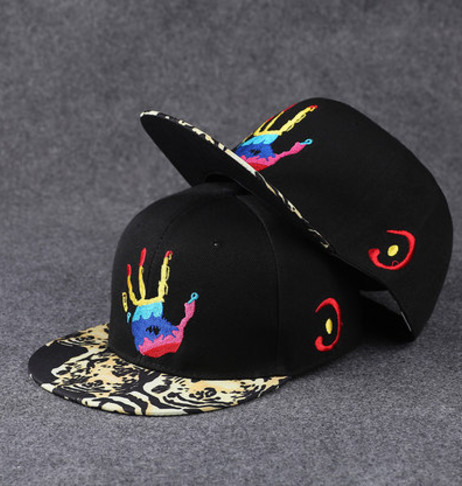 Бейзболна мъжка шапка в много различни модели