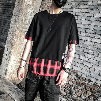 Ежедневна мъжка тениска в бял и черен цвят в свободен модел