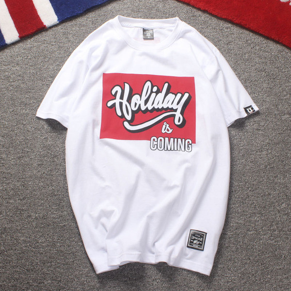 Αντρικά μπλουζάκια σε διάφορα μοντέλα κατάλληλα για την καθημερινή ζωή