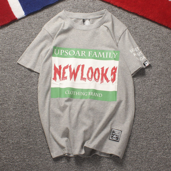 Αντρικά μπλουζάκια σε διάφορα μοντέλα κατάλληλα για την καθημερινή ζωή