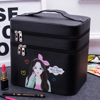 Козметична дамска чанта с дръжка и изображение в няколко цвята