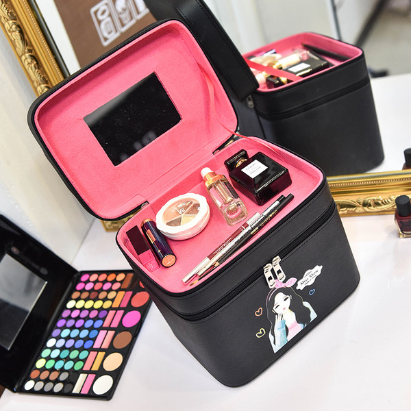 Козметична дамска чанта с дръжка и изображение в няколко цвята