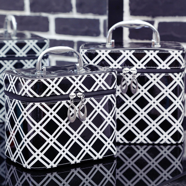 Дамски комплект козметични чанти в различни шарки