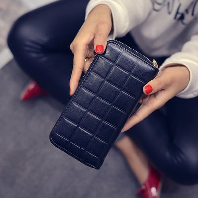 Дамски портфейл в черен, червен и син цвят