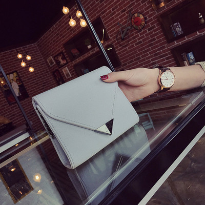 Мини дамски клъч с метална дръжка в няколко цвята