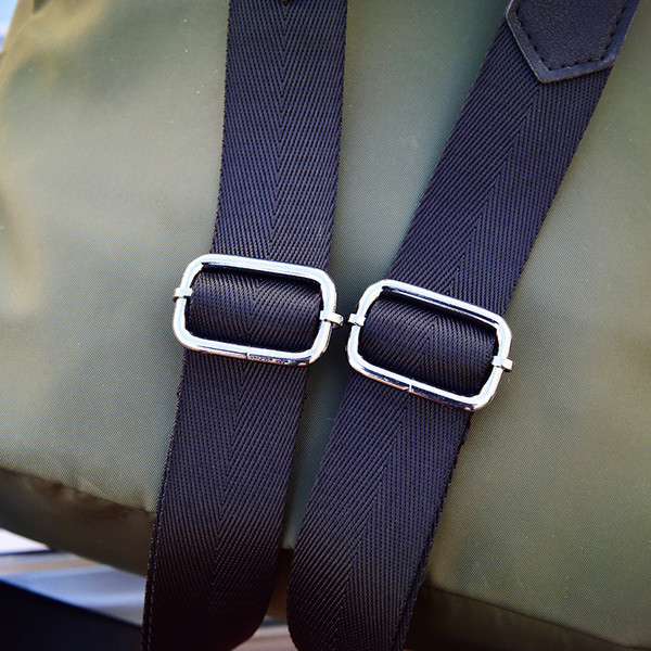 Άνετο γυναικείο σακίδιο σε μαύρο και πράσινο χρώμα