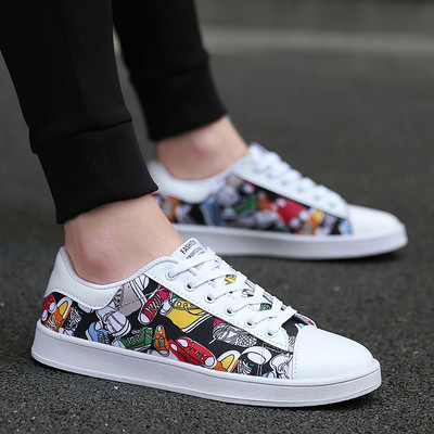 Πολύ ενδιαφέρον ανδρικά  καθημερινά πάνινα παπούτσια, διαφορετικά μοντέλα