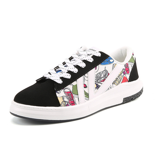 Πολύ ενδιαφέρον ανδρικά  καθημερινά πάνινα παπούτσια, διαφορετικά μοντέλα