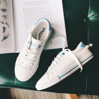 Καθημερινά γυναικεία πάνινα παπούτσια σε λεύκο χρώμα