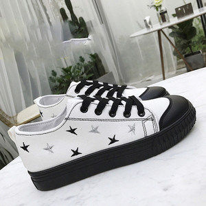 Стилни кецове за дамите в четири цвята с бродирани звезди