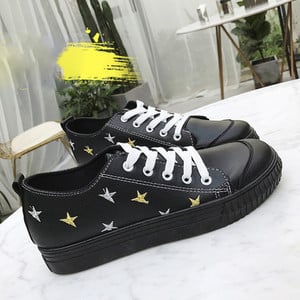 Стилни кецове за дамите в четири цвята с бродирани звезди