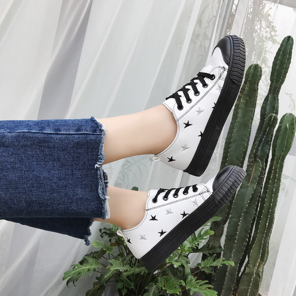 Стилни кецове за дамите в четири цвята с бродирани звезди