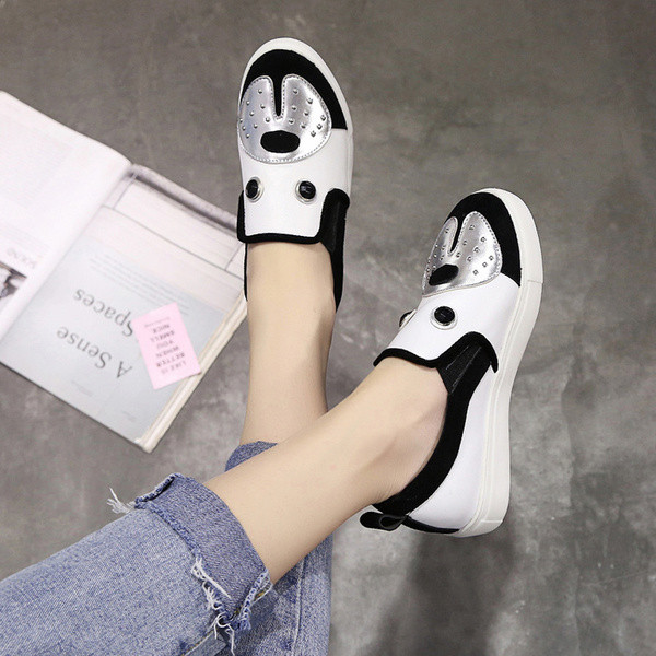Κομψά γυναικεία πάνινα παπούτσια  με ασπρόμαυρο χρώμα