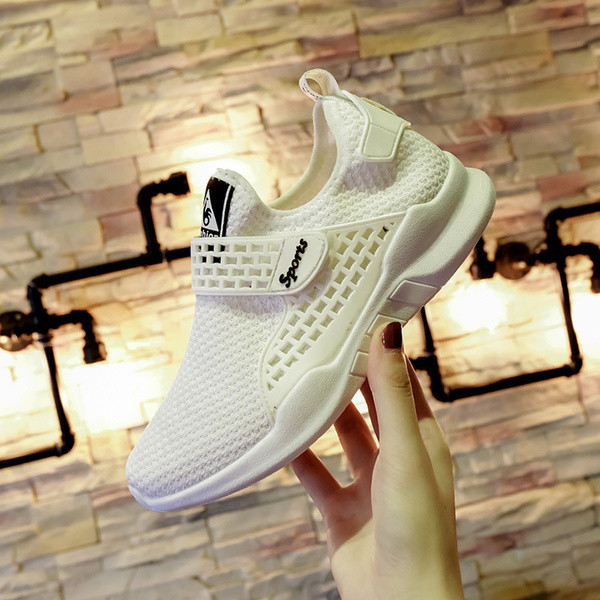 Αθλητικά κομψά γυναικεία  σπορ παπούτσια σε τρύπες και λουράκια βελκρό