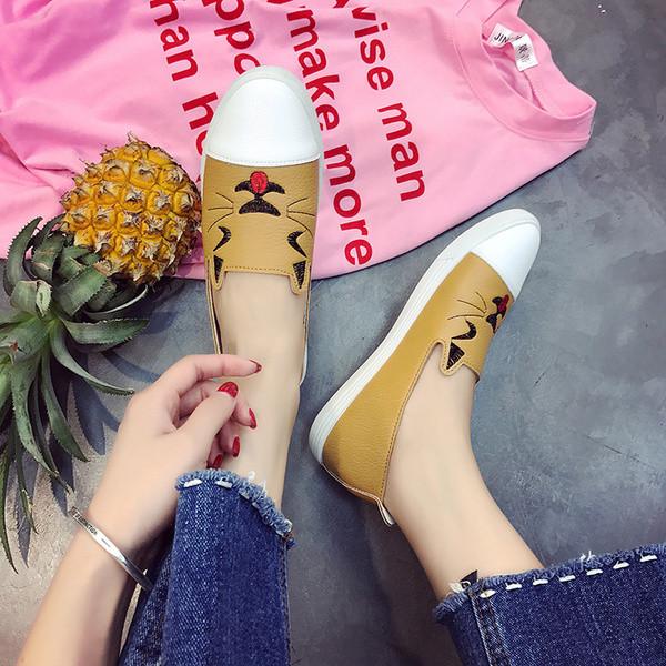 Γυναικεία μοκασίνια άνετα σε καφέ, λευκό και μαύρο χρώμα