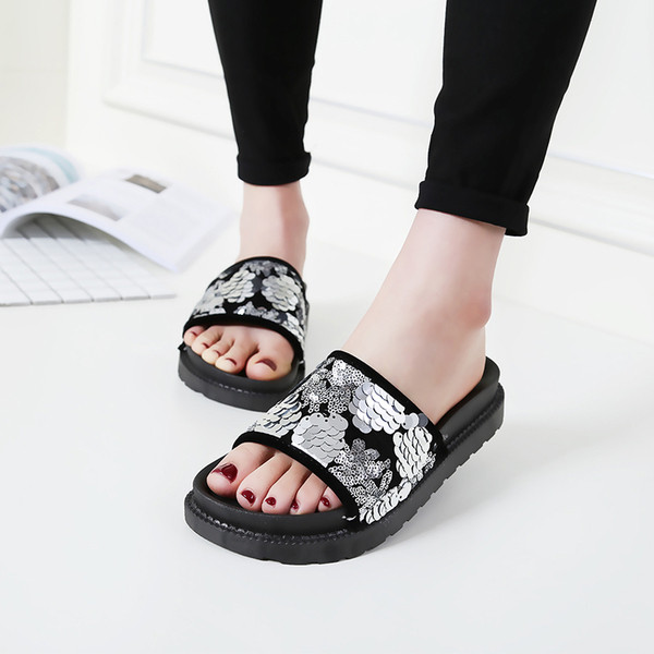 Красиви гумени дамски чехли в два цвята пайети